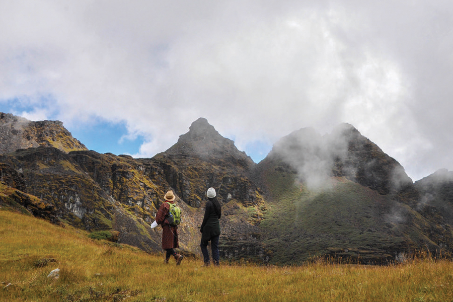 Laya Gasa Trek